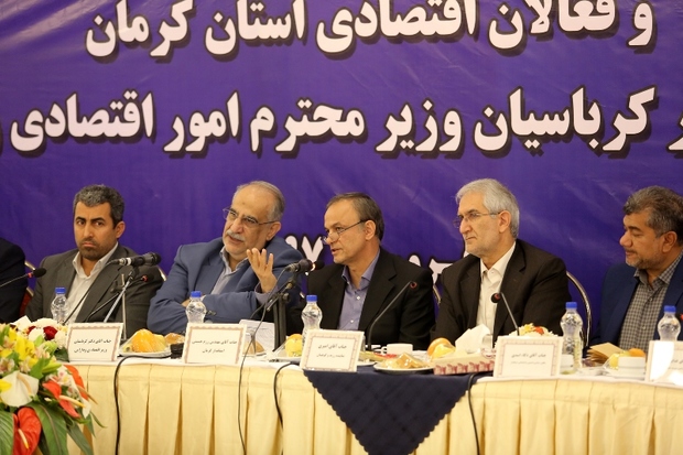 کرمان باید به سمت صنعتی شدن حرکت کند