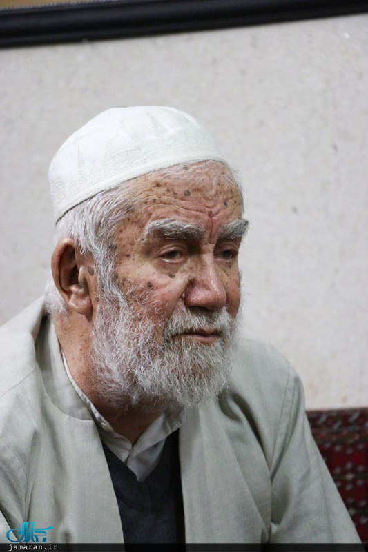 عیادت سید علی خمینی از آیت الله تاکندی و حضور در بیت آیت الله باریک بین(ره)