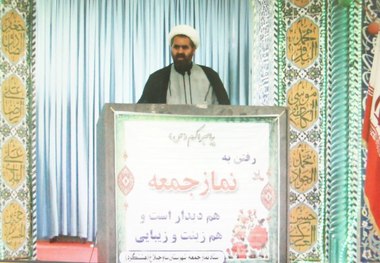 امام جمعه موقت ساوجبلاغ:یاوه گویی دشمنان از سر نا امیدی است