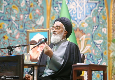 امام جمعه قم: بیانات رهبر انقلاب پاتک روانی دقیق به ترامپ بود