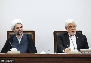 عارف: باید مشخص کنیم با توجه به حساسیت جامعه چه اقداماتی را انجام دهیم و چه اقداماتی را نه/ تصمیم‌ها را که زمان اجرای آنها مناسب نیست، می‌توان به تأخیر انداخت و مردم را توجیه کرد/ دشمن به بهانه‌های اقتصادی انسجام اجتماعی ایران را هدف قرار داده است