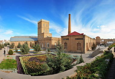 رسانه‌ها به مجموعه تاریخی و علمی دانشگاه هنر نگاه ویژه‌ای داشته باشند