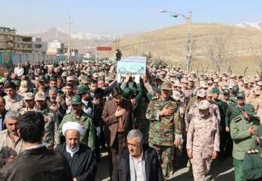 پیکر مطهر شهیدگمنام دفاع مقدس در کردستان تشییع شد