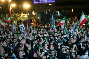 شصت و یکمین اجتماع پر شور مردم در میدان انقلاب