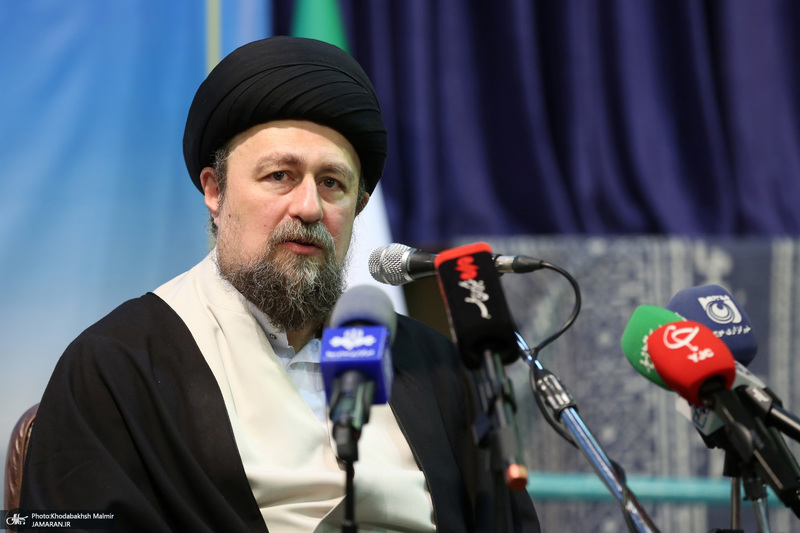 دیدار وزیر و جمعی از کارکنان وزارت راه و شهرسازی با سید حسن خمینی