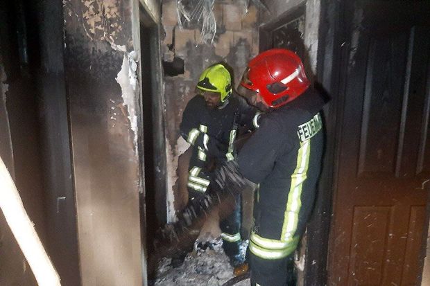 ۱۵ نفر از آتش سوزی ساختمان پنج طبقه در مشهد نجات یافتند