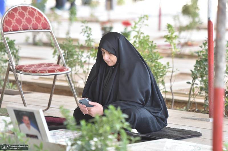 زیارت اهل غبور در آخرین پنجشنبه سال در بهشت زهرا (س) تهران
