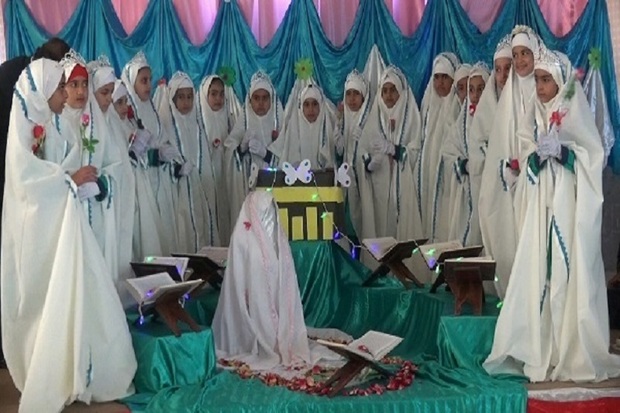 جشن تکلیف دانش آموزان دختر شهرستان چرام برگزار شد