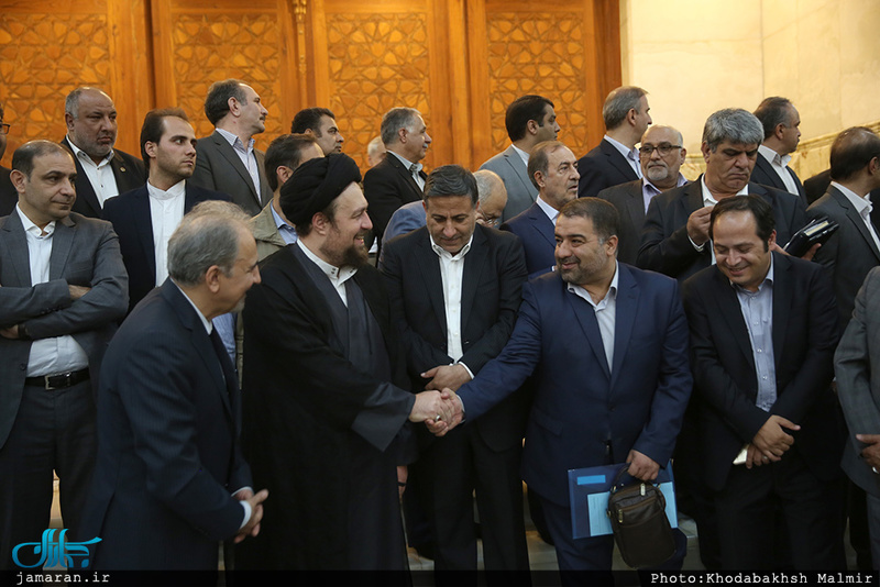 ادای احترام شهردار و اعضای شورای شهر پنجم نسبت به مقام شامخ حضرت امام(س)