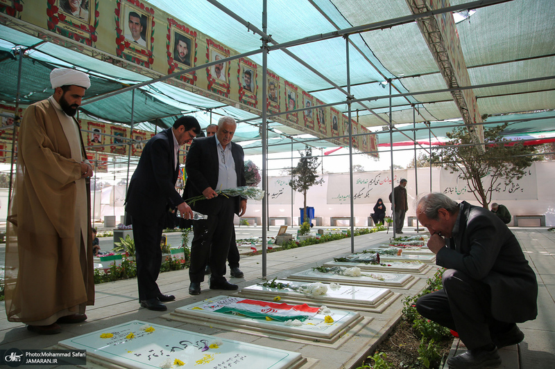 ادای احترام ورزشکاران و قهرمانان پارالمپیکی ایران به مقام شامخ شهدا