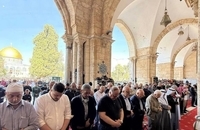 حضور هزاران فلسطینی در نماز جمعه مسجدالاقصی (1)