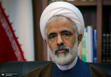 مجید انصاری: مگر می‌شود با حمل اسکناس چمدانی اقتصاد را اداره کرد