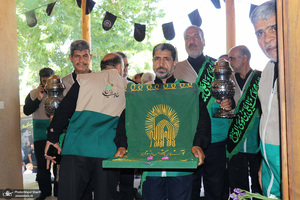 غبار روبی و عطر افشانی بیت و زادگاه امام خمینی (س)