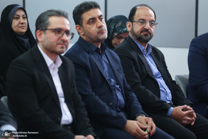 نشست نقد کتاب امام خمینی (ره) در مواجهه با منتقدان و مخالفان