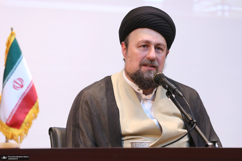 دیدار رییس و امدادگران جمعیت هلال احمر با سید حسن خمینی