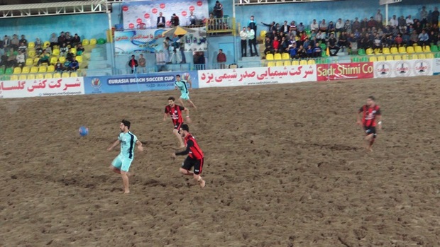 تیم فوتبال ساحلی گلساپوش یزد، ایفا اردکان را شکست داد