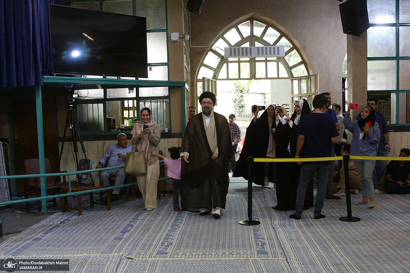 مرحله دوم انتخابات ریاست جمهوری چهاردهم در حسینیه جماران - 5