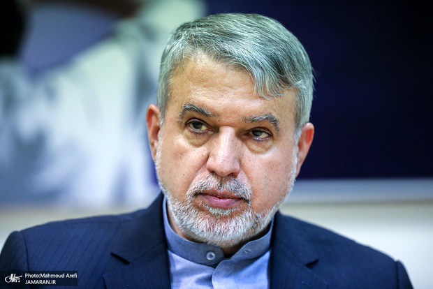صالحی‌امیری: به جای شعار، حضور زنان را در میادین پررنگ کنیم/ باید باور کنیم که آنها می‌توانند سکوها را فتح کنند
