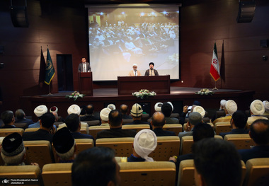  دیدار مهمانان خارجی سی و هفتمین کنفرانس وحدت اسلامی با سید حسن خمینی