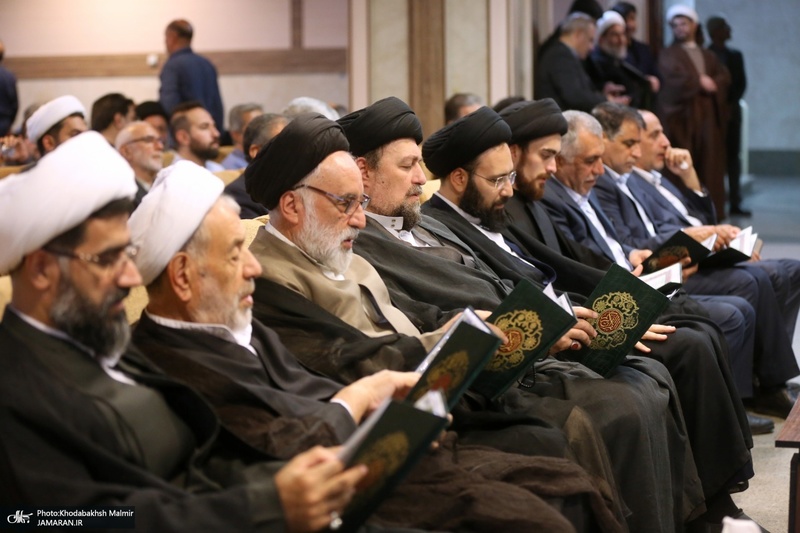 مراسم بزرگداشت احسان صابری در حرم امام خمینی (س)