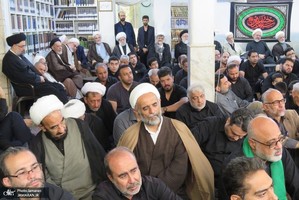 مراسم عزاداری ظهر عاشورا در دفتر آیت‌الله العظمی صانعی(ره)