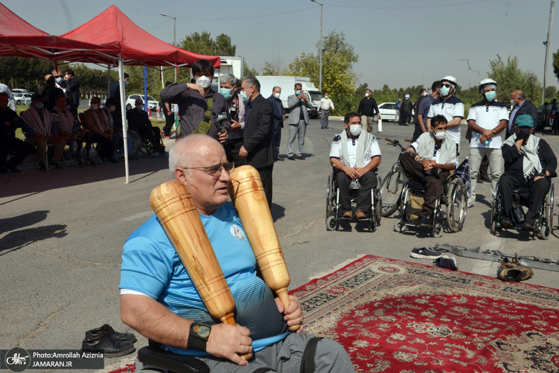 تجدید میثاق جمعی از خانواده های معظم شهدا، جانبازان، ایثار گران و رئیس و کارکنان بنیاد شهید با آرمان های حضرت امام(س)