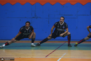 مسابقه فوتسال خیریه بین تیم هنرمندان و منتخب بنیاد حضرت زینب (س)