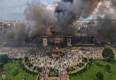 فساد حاکمان و اوضاع اقتصادی وخیم آتش اعتراضات جنوب آسیا را شعله‌ور کرد