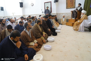 مراسم عمامه گذاری طلاب روز ولادت پیامبر اکرم (ص) و امام جعفر صادق (ع) در بیوت مراجع