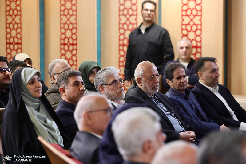 نشست رو‌نمایی کتاب در اندیشه ایران