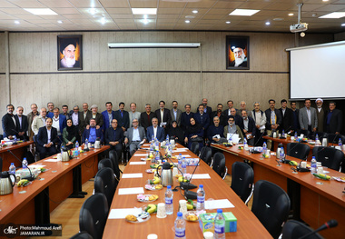 جلسه هیات امنا و برخی از کمیته های موسسه همیاران نازی آباد 