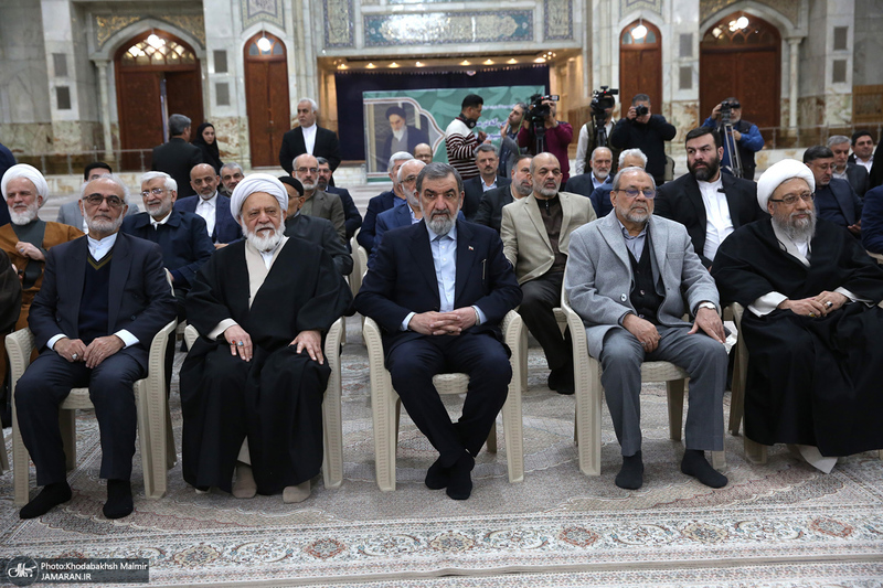 تجدید میثاق رئیس و جمعی از اعضای مجمع تشخیص مصلحت نظام با آرمان‌های امام خمینی (س)-2