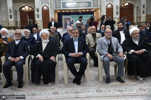 تجدید میثاق رئیس و جمعی از اعضای مجمع تشخیص مصلحت نظام با آرمان‌های امام خمینی (س)-2