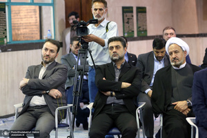 آیین رونمایی از نسخه جدید نرم افزار مجموعه آثار امام خمینی(ره) در حسینیه جماران