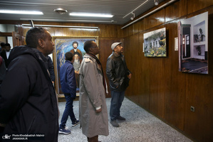 بازدید جمعی از طلاب دانشجو کشور سودان از بیت امام خمینی در ایام دهه فجر