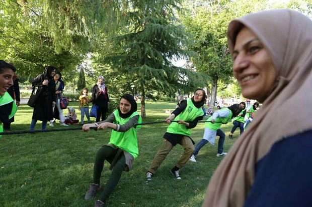 همایش طناب کشی بانوان قزوین برگزار شد