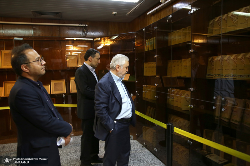 بازدید علی دارابی، معاون میراث فرهنگی از بیت امام خمینی (س) از جماران