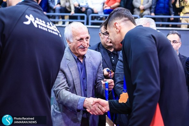 برزگر: حسن یزدانی کشتی را کنار بگذارد/ اصلا کشتی را دنبال نمی کنم