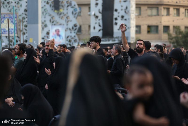 مراسم خیمه سوزان در میدان امام حسین (ع)