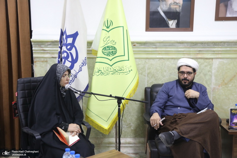 معرفی و بررسی کتاب «معبد زیر زمینی» در نشست عصرانه داستان قم