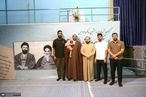 بازدید جمعی از دانشجویان کشور عراق از بیت امام خمینی درجماران