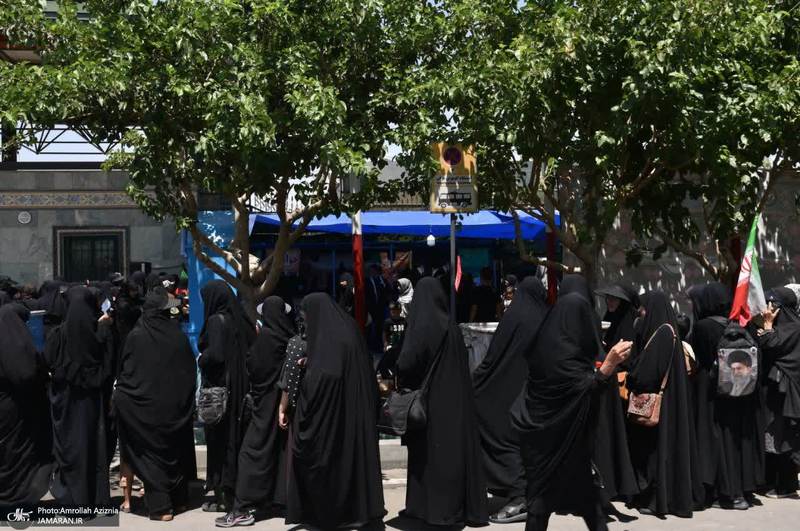 خدمت‌رسانی آستان حضرت امام خمینی(س) به زائران مراسم بدرقه و تشییع رهبر شهید-3