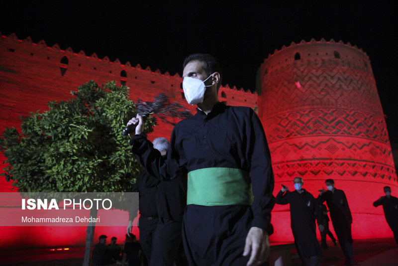 عزاداری شب چهارم محرم در مجاورت ارگ کریمخانی