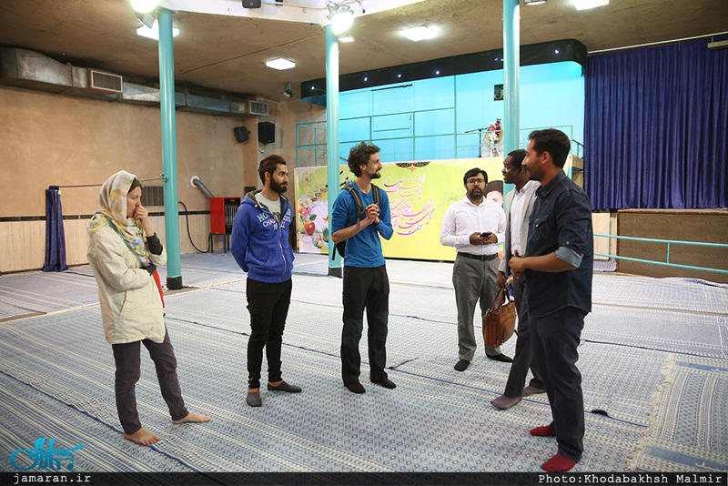 بازدید گردشگران خارچی از بیت امام خمینی (س) در جماران
