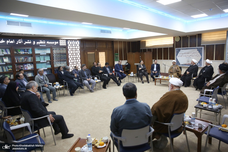 مراسم تقدیر از دست اندرکاران همایش نکوداشت وکلای حضرت امام خمینی (س)