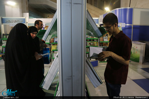 غرفه موسسه تنظیم و نشر آثار امام خمینی در نمایشگاه بین المللی کتاب تهران-2