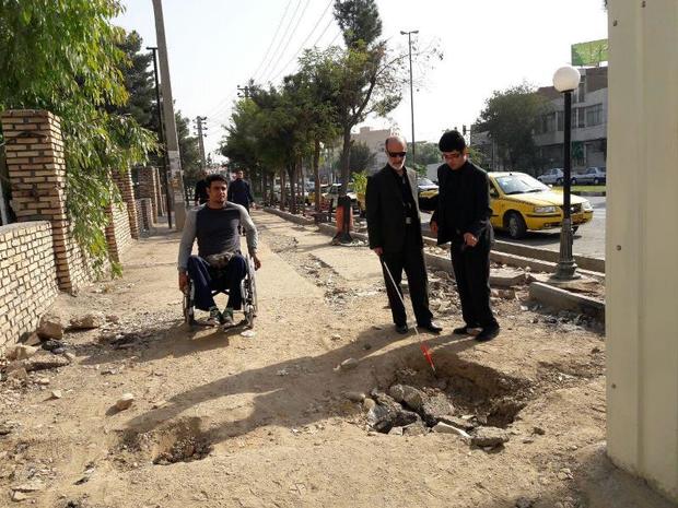 معابر ورامین برای تردد معلولین مناسبت نیست