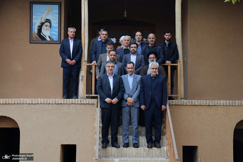 بازدید استاندار جدید مرکزی از بیت تاریخی حضرت امام در خمین