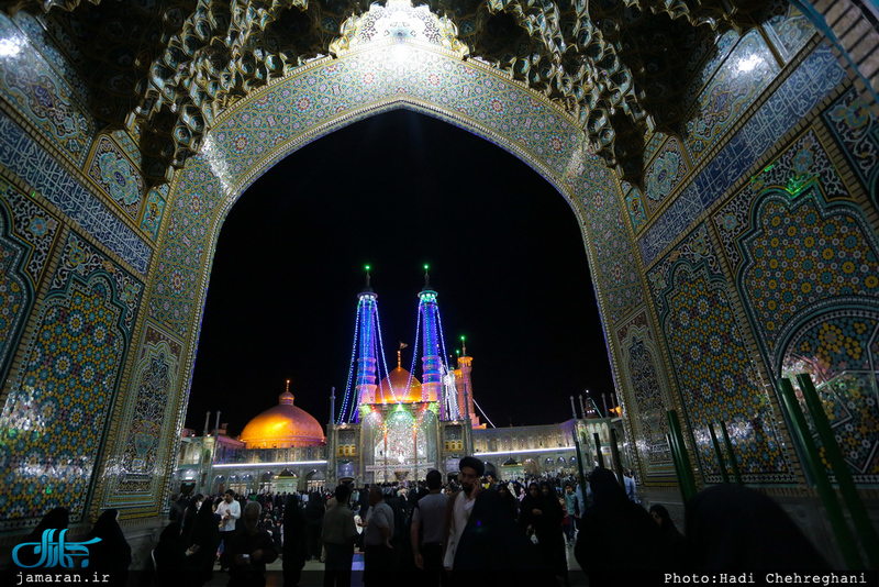 تصاویر زیبایی از حرم مطهر کریمه اهل بیت(س) در شب میلاد حضرت علی(ع)