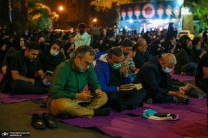 مراسم احیای شب بیست و یکم ماه رمضان در میدان فلسطین
